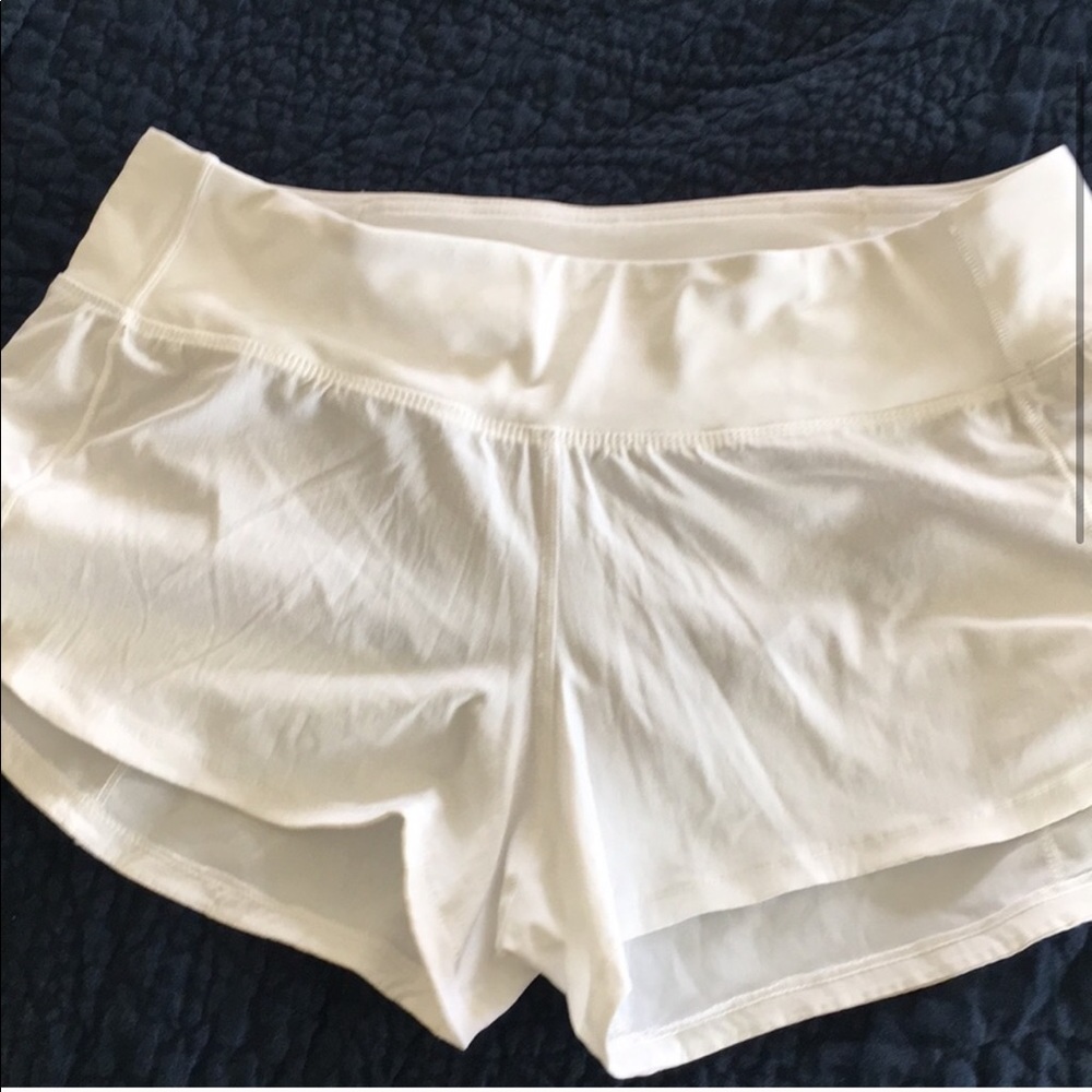 Lululemon White Run Times Shorts 6